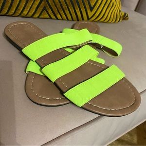 ☀️Brand New Neon Yellow Sandals☀️